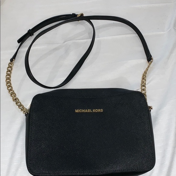 Michael Kors Handbags - Jet set large saffiano leather crossbody bag Michael Kors Handbags - Jet set large saffiano leather crossbody bag